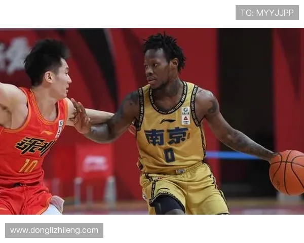 南京篮球队荣登篮球团队协作排行榜第三名展现出色团队精神与实力