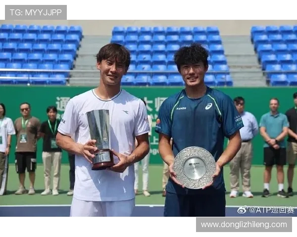 张芳的网球之路:从青涩少女到职业选手的心路历程与成长故事