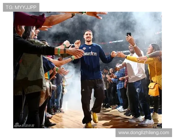 戈登与汤普森对决分析谁能在赛场上更胜一筹的精彩较量